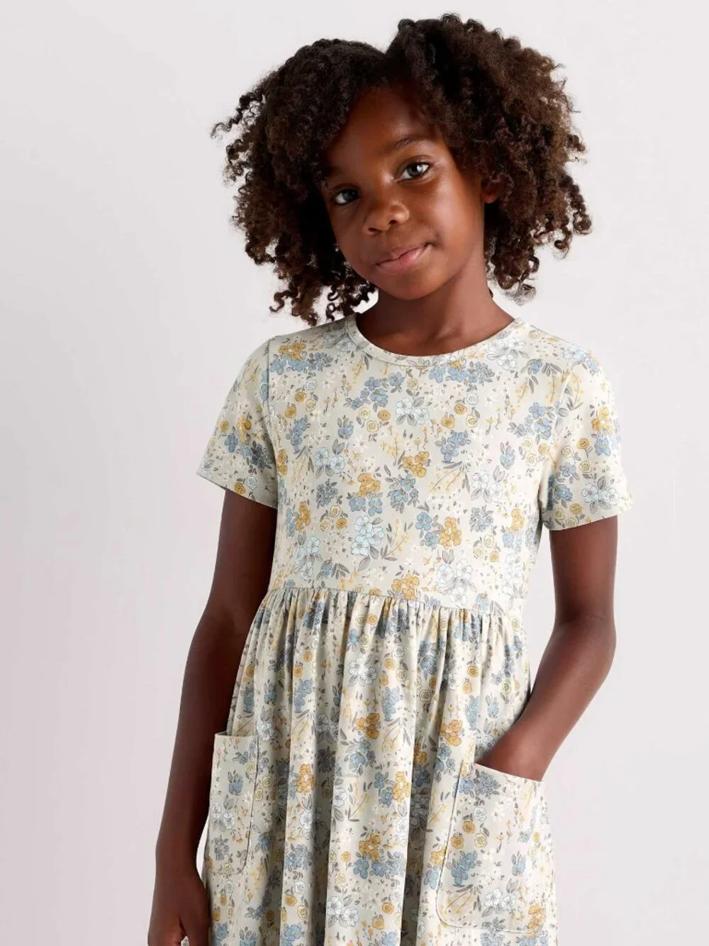 Quince Girls Organic Cotton Fit and Flare Pocket Dress in Grey Ditsy Floral 7
